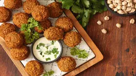 فلافل؛ فقط یک غذای خیابانی نیست! مغز از نخودش چه می‌گیرد+ طرز تهیه