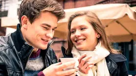 ۱۵ شگرد روانی  برای اینکه بدانید کسی شما را دوست دارد یا نه؟