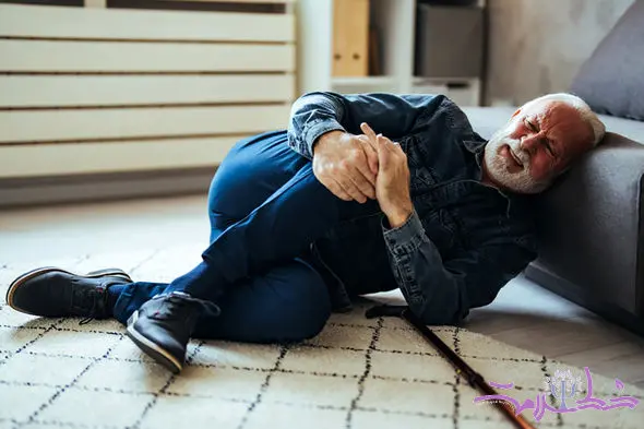 مردان بیشتر در معرض خطر سقوط و زمین خوردن هستند یا زنان؟