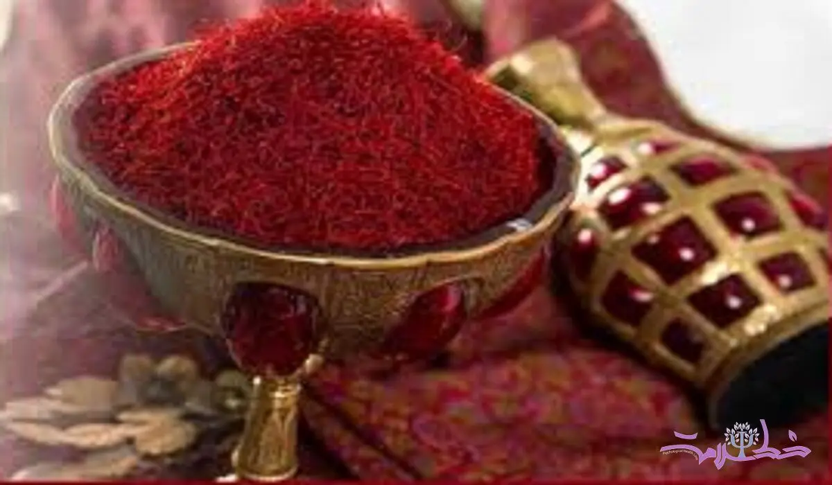 طرز تهیه زعفران آسیاب شده + با این فوت و فن زعفران بهتر رنگ می اندازد