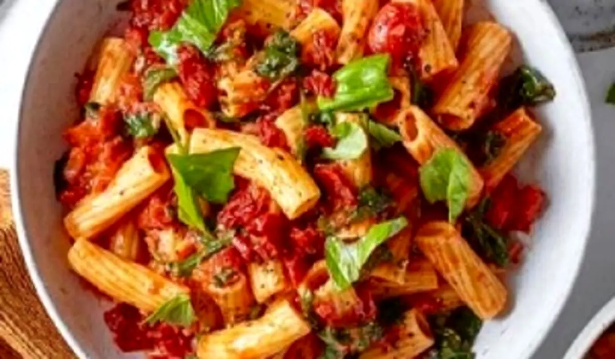 چگونه پاستای سبزیجات رژیمی سالم و ساده درست کنیم؟