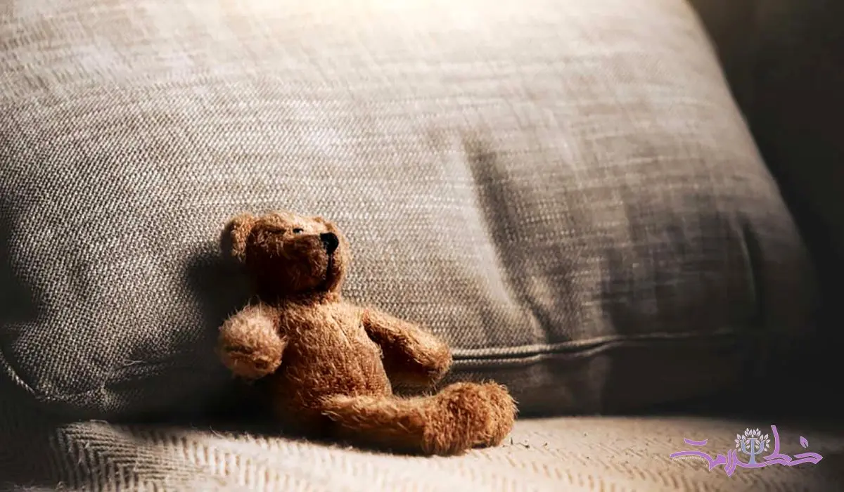 راز گل رز روی قبر چه بود؟ تکاندهنده ترین اتفاق در قبرستان!