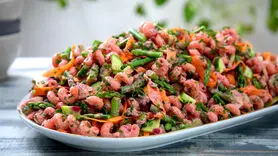 طرز تهیه سالاد چغندر با پاستا بدون گوشت/ شام رژیمی و فوری 