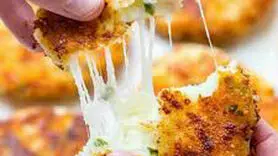 طرز تهیه کوکو سیب زمینی پنیری