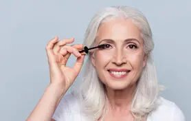 ۱۵ نکته آرایشی برای زنان بالای 50 سال