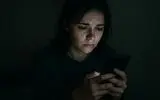 چرا نمی توانیم از خبرهای بد دست بکشیم؟ روانشناسی دوم اسکرولینگ
