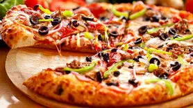 برای ناهارت پیتزا سیب زمینی درست کن + طرز تهیه