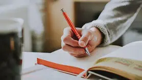 تست شخصیت شناسی با نحوه دست گرفتن خودکار و قلم /  کدام مدلی خودکار در دست می گیرید؟