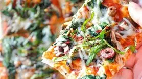 بهترین ناهار ایتالیایی برای افرادی که وقت غذا پختن ندارند+ طرز تهیه پیترا فوری با نان لواش !