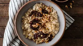 طرز تهیه خرما و بلغور جو دوسر/ صبحانه ای متفاوت با خرما