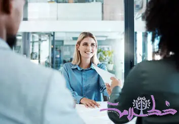 ۵ اشتباه زبان بدن که باید در مصاحبه از آنها اجتناب کنید