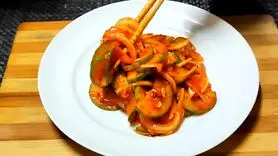فیلم / طرز تهیه کیمچی خیار + فوت و فن هایی که یک کره ای ارسال کرده است