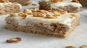طرز تهیه مقوی ترین کیک خیس + با موز و گردو