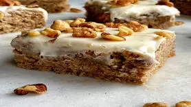 طرز تهیه مقوی ترین کیک خیس + با موز و گردو