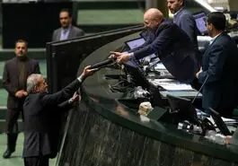 روزنامه کیهان به لایحه بودجه ۱۴۰۴ دولت ایراد گرفت؛ پرابهام و دردسرساز و به نفع ثروتمندان!