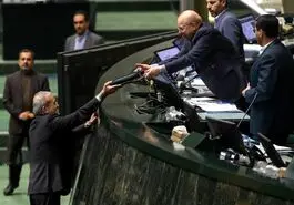 روزنامه کیهان به لایحه بودجه ۱۴۰۴ دولت ایراد گرفت؛ پرابهام و دردسرساز و به نفع ثروتمندان!