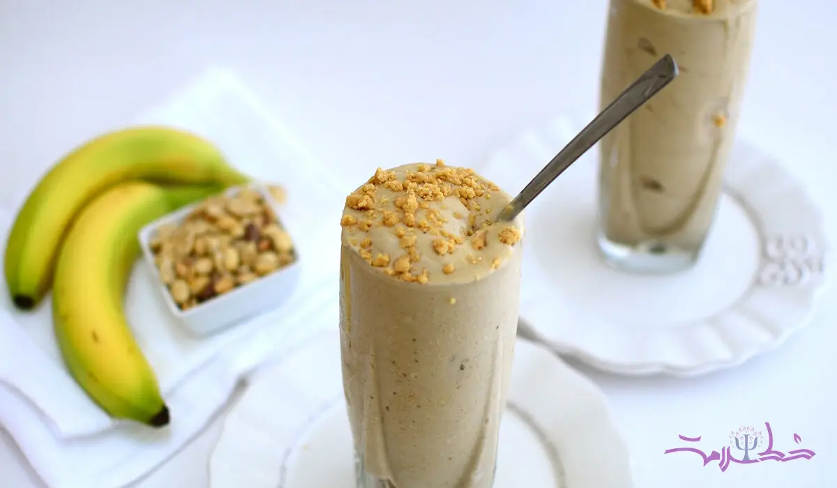 نوشیدنی طبیعی برای افزایش انرژی + طرز تهیه شیک انرژی‌زا با موز و بادام