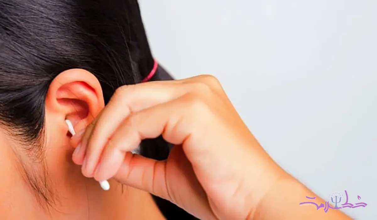 جرم گوش چیست، از کجا می آید و کار چرک گوش چیست؟ 