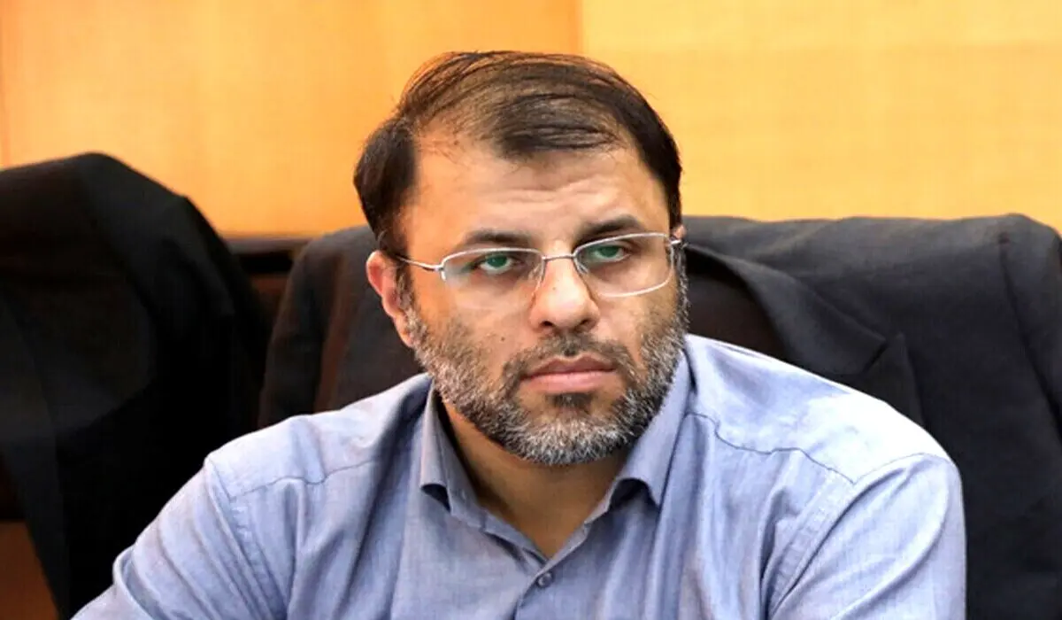 شوخی زشت بعضی از نمایندگان مجلس موقع رأی گیری و تصویب قوانین!