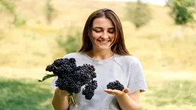 تاثیر شگفت انگیز خوردن منظم انگور روی چشم