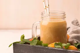 طرز تهیه اسموتی زردآلو به 2 سبک برای تابستان