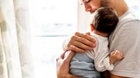 پیام عاشقانه ای که با قندان کردن به نوزادان داده می شود، چیست؟