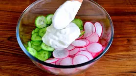 فیلم/ طرز تهیه سالاد ویژه برای صبحانه + ایده ای متفاوت و پروتئینه