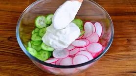 فیلم/ طرز تهیه سالاد ویژه برای صبحانه + ایده ای متفاوت و پروتئینه