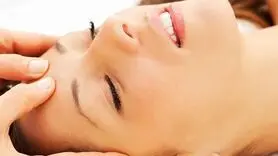 نحوه ماساژ دادن صورت برای جلوگیری از افتادگی و پیری + فیلم