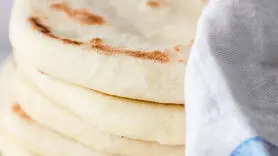 فیلم/ طرز تهیه نان بربری خانگی و خوشمزه + ساده و فوری