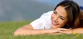 10 فضیلتی که ارسطو برای شاد بودن مردم توصیه کرده است 