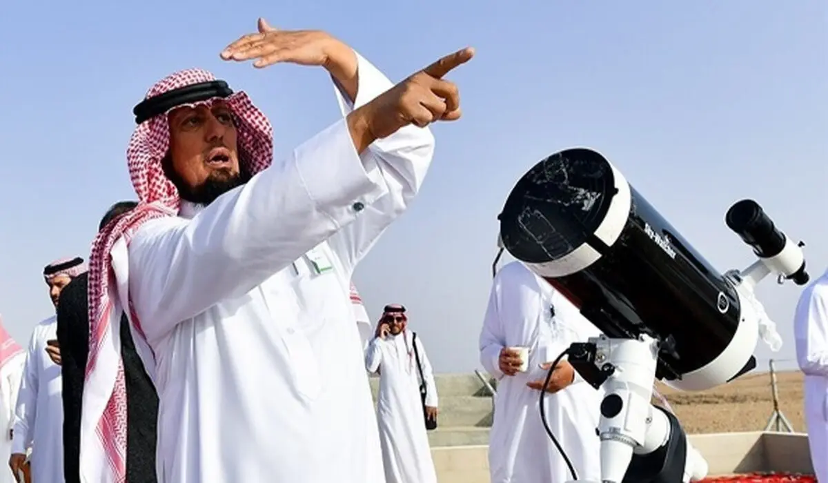 دیدنی از لحظه رویت هلال ماه رمضان در عربستان سعودی + فیلم