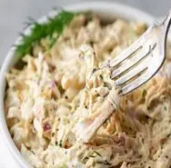 طرز تهیه متفاوت سالاد مرغ با کلم 