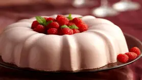 طرز تهیه دسر ساتنی با توت فرنگی + عصرانه ای جذاب و ارزان