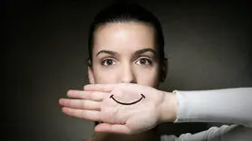 غم های پنهانی با این علامت ها لو می روند + 7 رفتار 