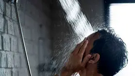 فواید دوش آب سرد برای بدن و روان