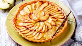 طرز  تهیه کیک پای سیب مرطوب