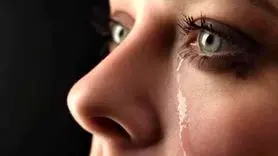 روانشناسی گریه/ چگونه گریه کردن به سلامت روان زنان کمک می‌کند؟
