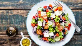 طرز تهیه سالاد یونانی به سبک مردم آتن