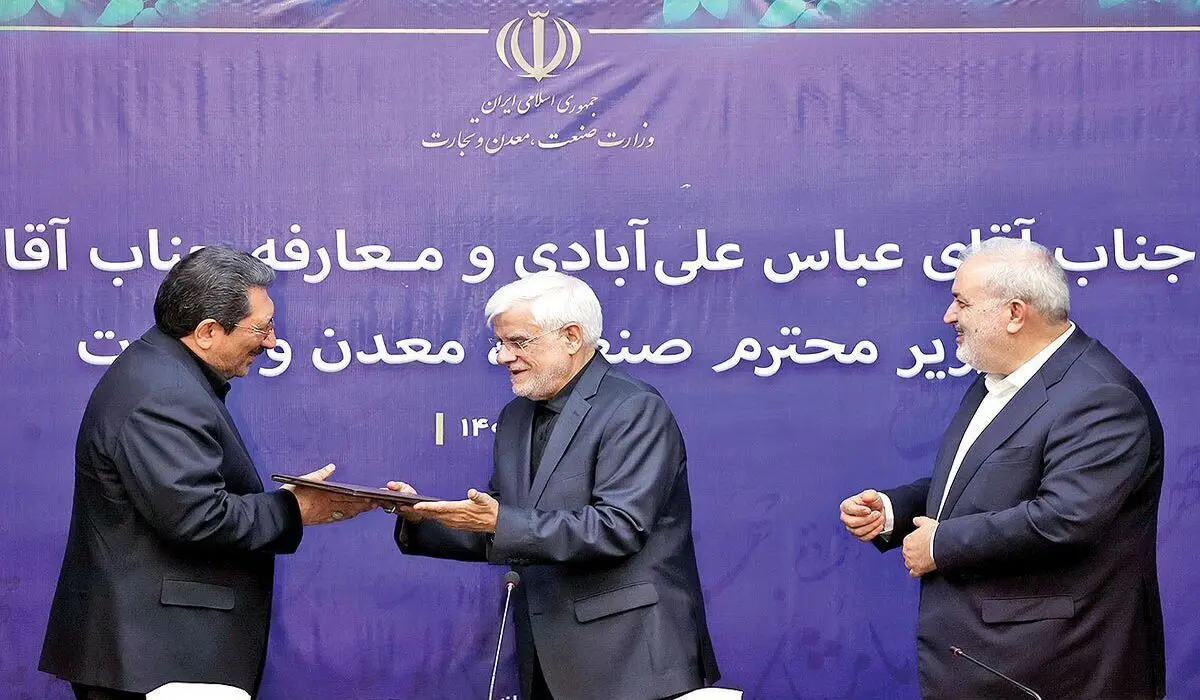 انتقاد وزیر صمت از قطعی برق و آسیب آن به صنعت 