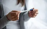 استروژن بیشتر، مغز سالم تر؟ مطالعه جدید درباره یائسگی و خطر زوال عقل چه می گوید