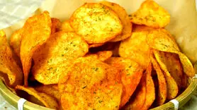 فیلم/ طرز تهیه چیپس با طعم خاص و خانگی + اقتصادی و سالم