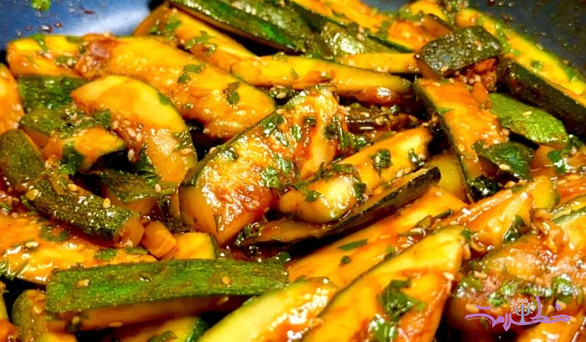 فیلم / طرز تهیه متفاوت خوراک کدو سبز با طعمی دلپذیر + فوری و ارزان
