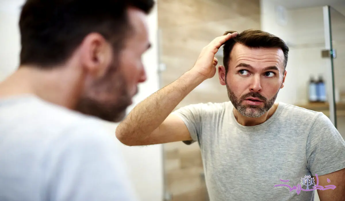 ریزش مو زیر دوش و در حمام چقدر طبیعی است؟